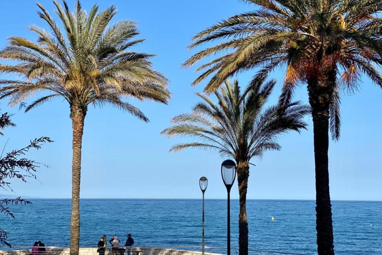 Fully Equipped Beachfront Studio In The Heart Of The City Center Bd Leclerc Antibes Kültér fotó