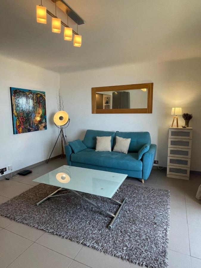 Fully Equipped Beachfront Studio In The Heart Of The City Center Bd Leclerc Antibes Kültér fotó