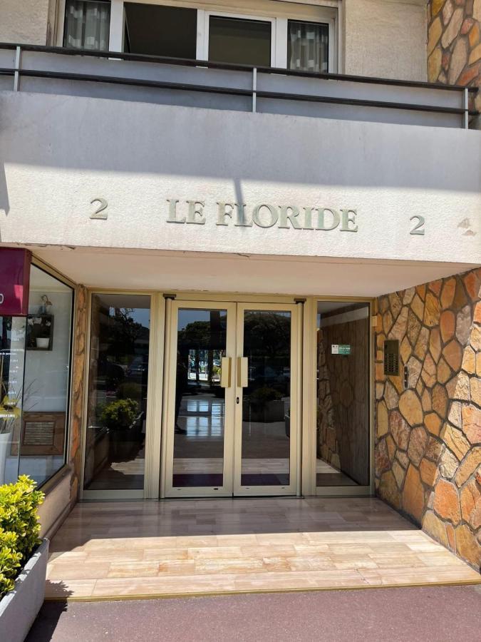 Fully Equipped Beachfront Studio In The Heart Of The City Center Bd Leclerc Antibes Kültér fotó