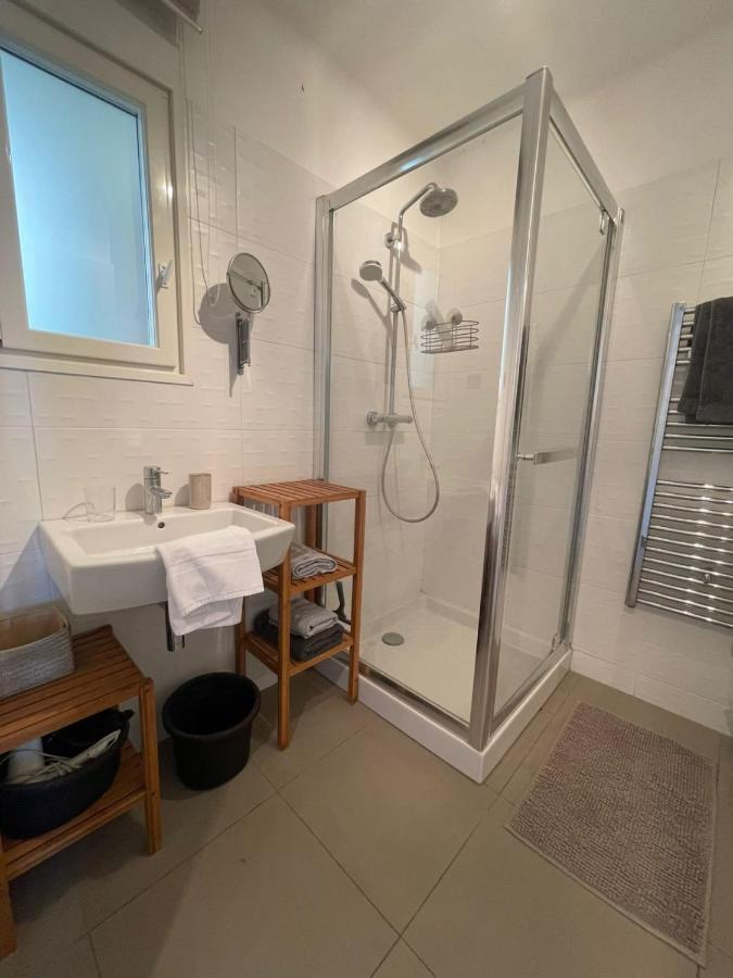 Fully Equipped Beachfront Studio In The Heart Of The City Center Bd Leclerc Antibes Kültér fotó