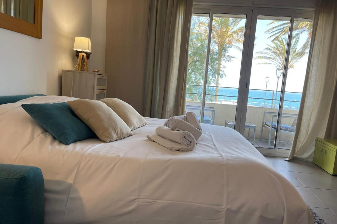 Fully Equipped Beachfront Studio In The Heart Of The City Center Bd Leclerc Antibes Kültér fotó